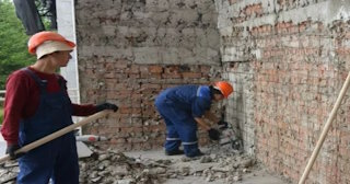Демонтаж облицовки фасада в Апатитах - расценка в смете от 582 рублей